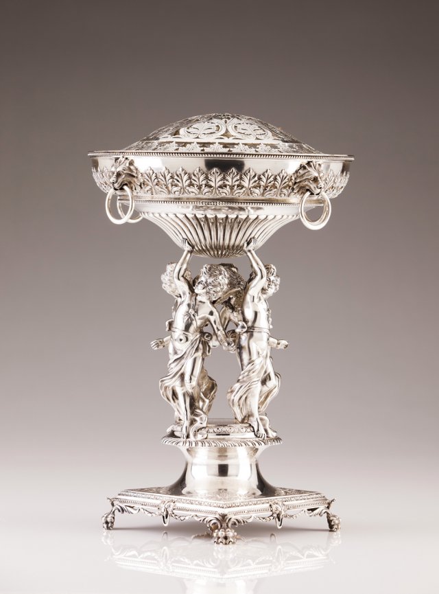 [Auction 40] Lot 595 - A Portuguese silver centre piece/flower vase ...