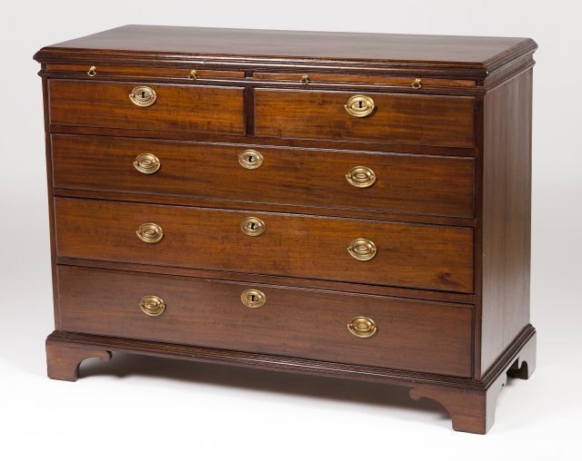 A D.Maria chest of drawers/sideboard